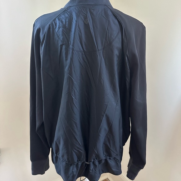 Lululemon Black zip up Jacket size Large - Picture 7 of 7